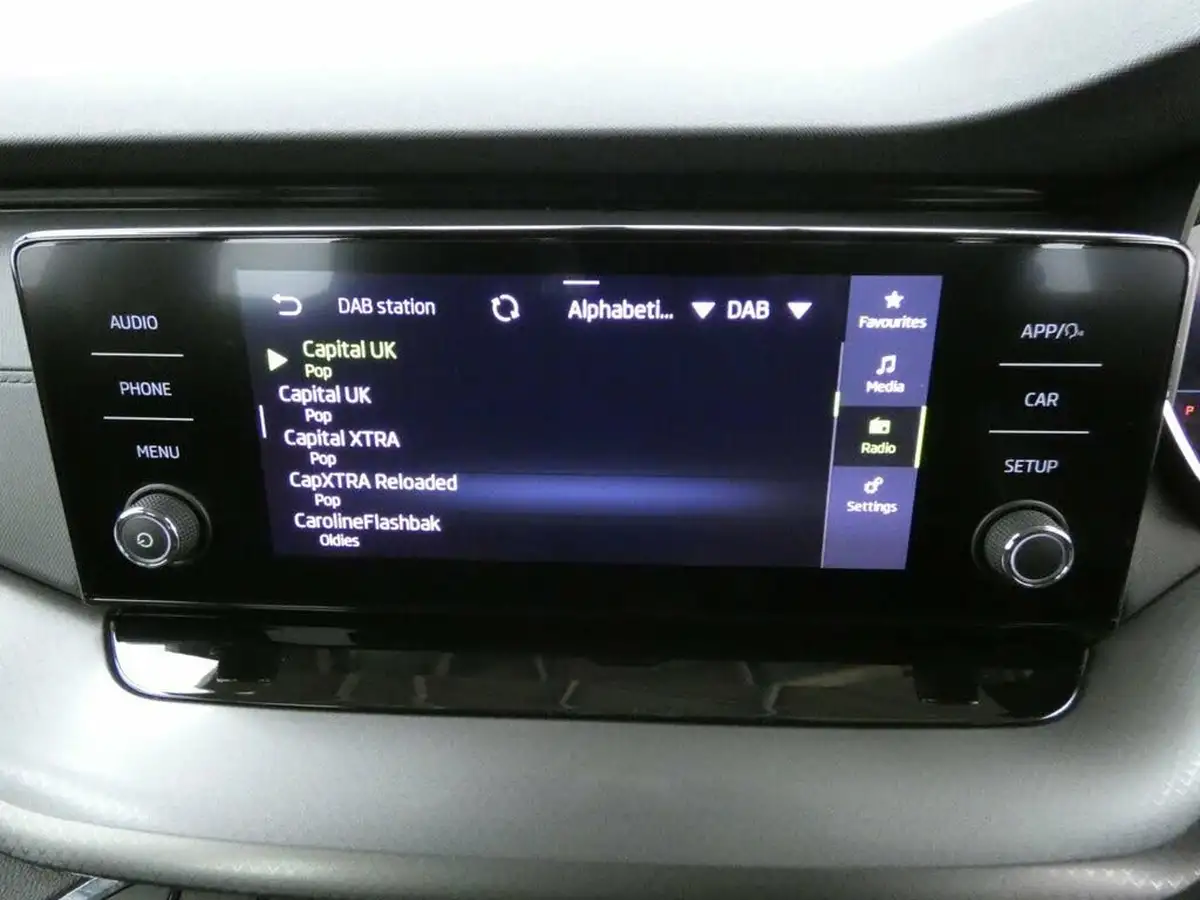 2021-skoda-octavia-10-tsi-e-tec-se-first-edition-hatchback-big-9