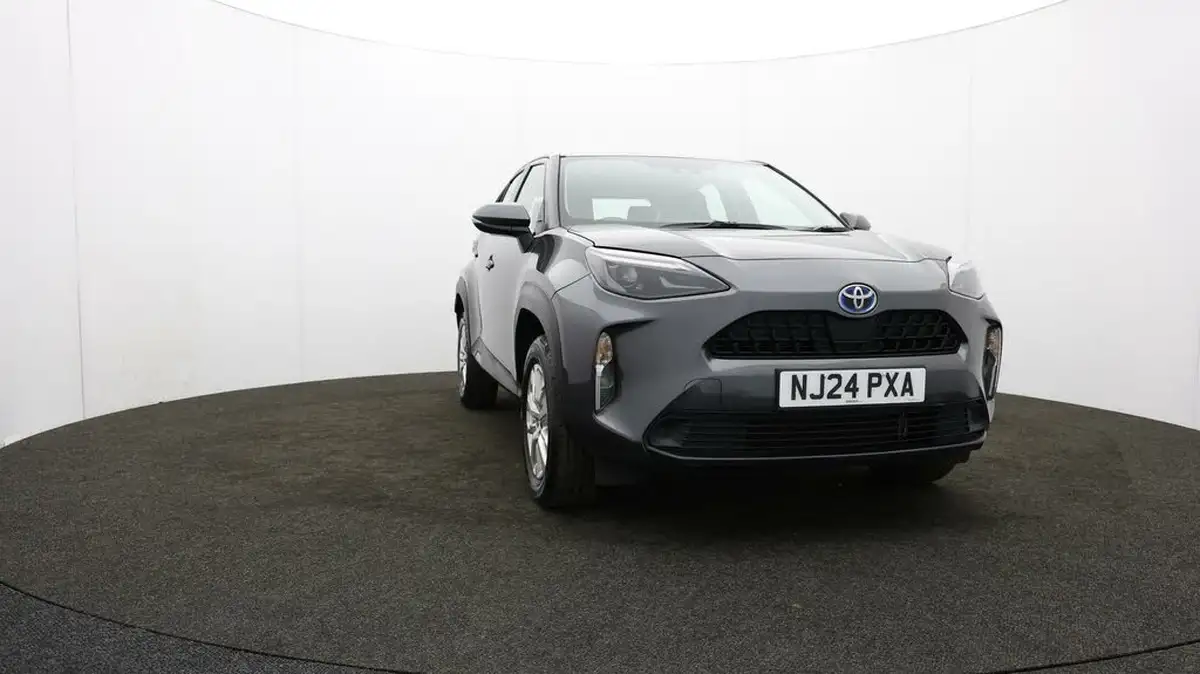 2024-toyota-yaris-cross-15-vvt-i-icon-big-43