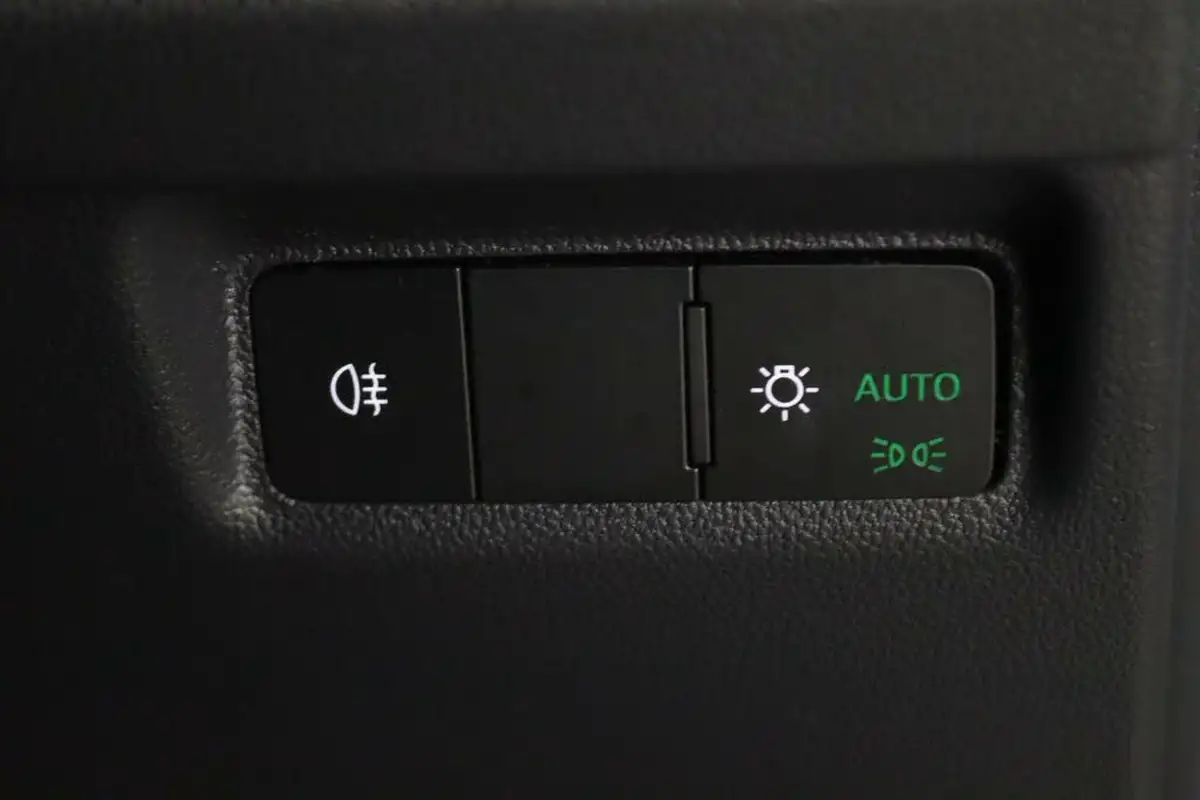 2021-skoda-enyaq-e-60-eco-suite-62-kwh-big-17