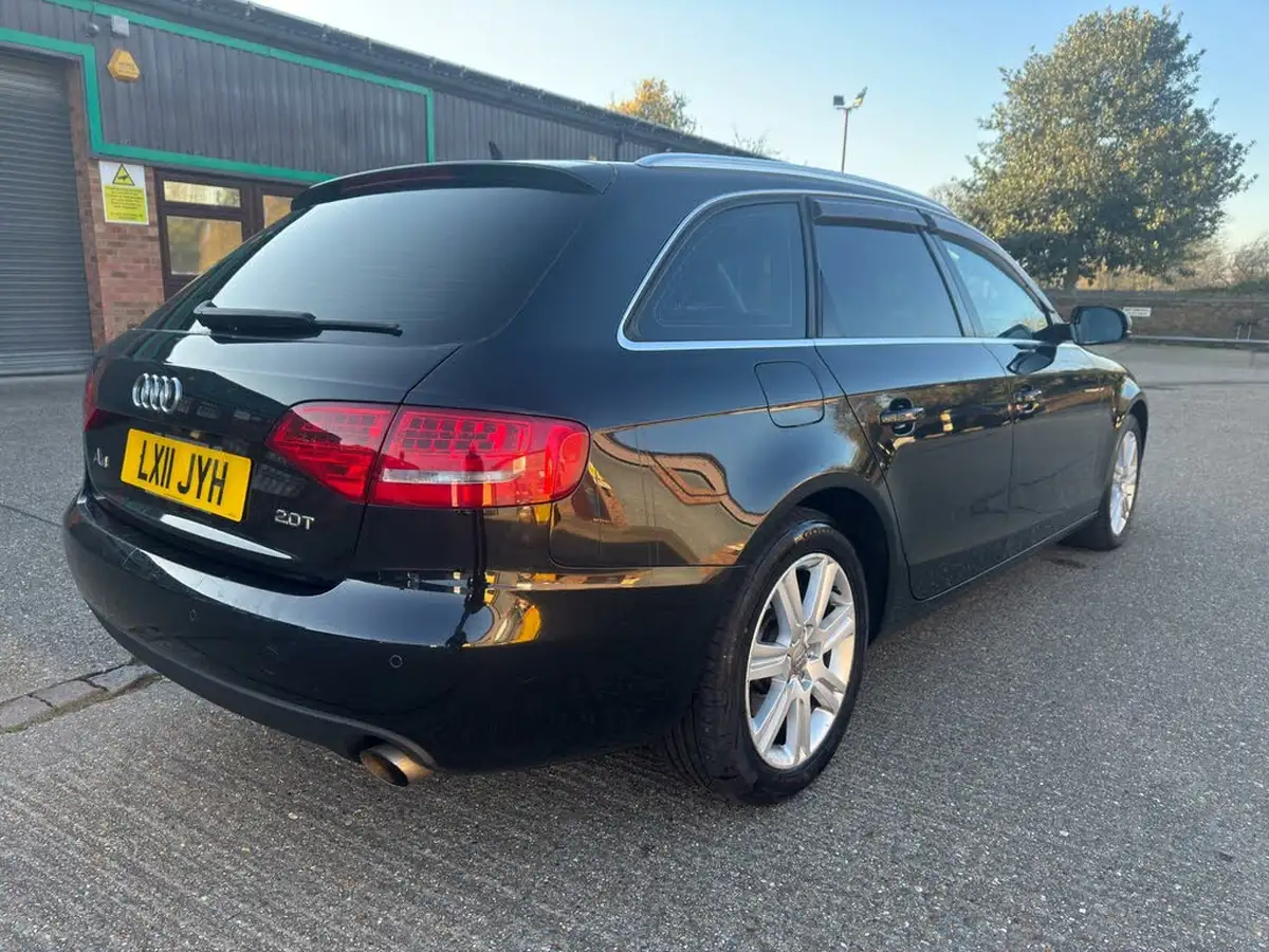 2011-audi-a4-avant-big-23