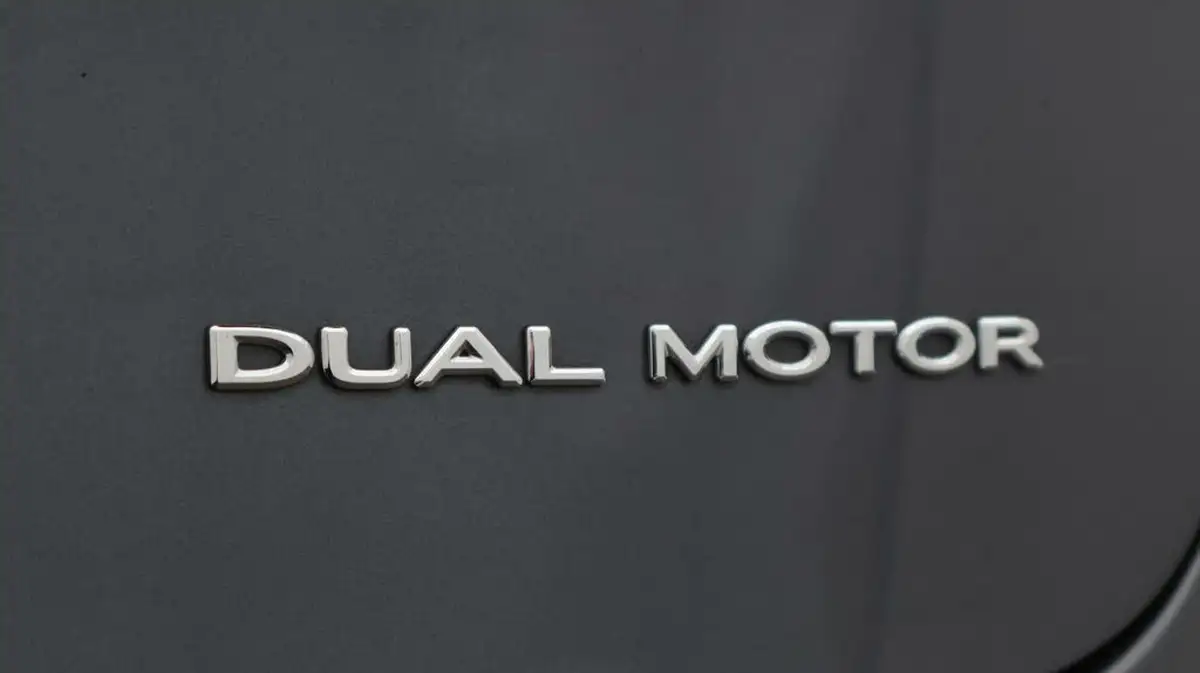 2021-tesla-model-3-e-long-range-4x4-big-21
