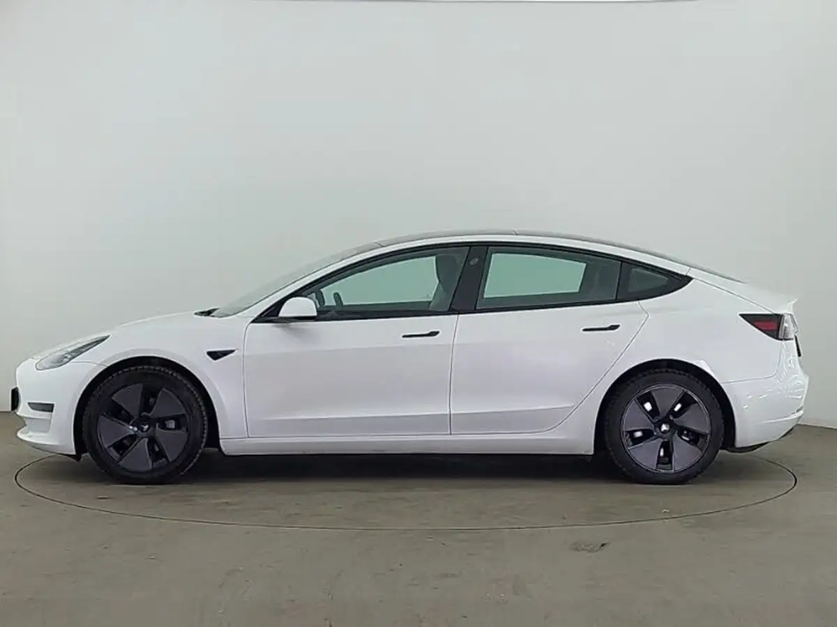 2021-tesla-model-3-e-long-range-4x4-big-3