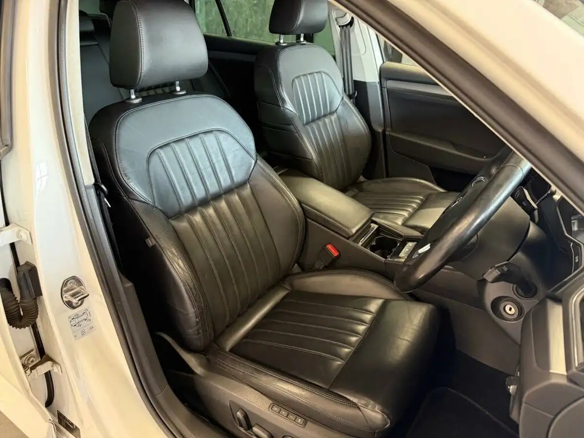 2018-skoda-superb-20tdi-scr-se-l-executive-150ps-estate-dsg-big-15