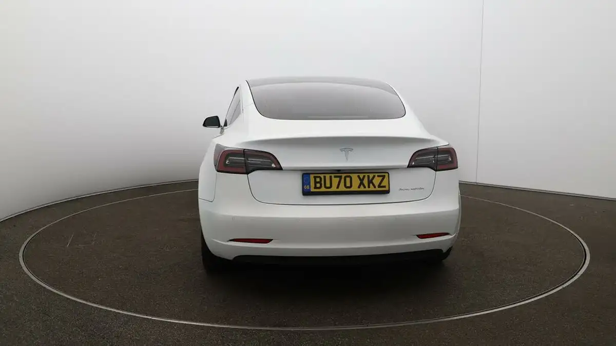 2020-tesla-model-3-e-long-range-big-49