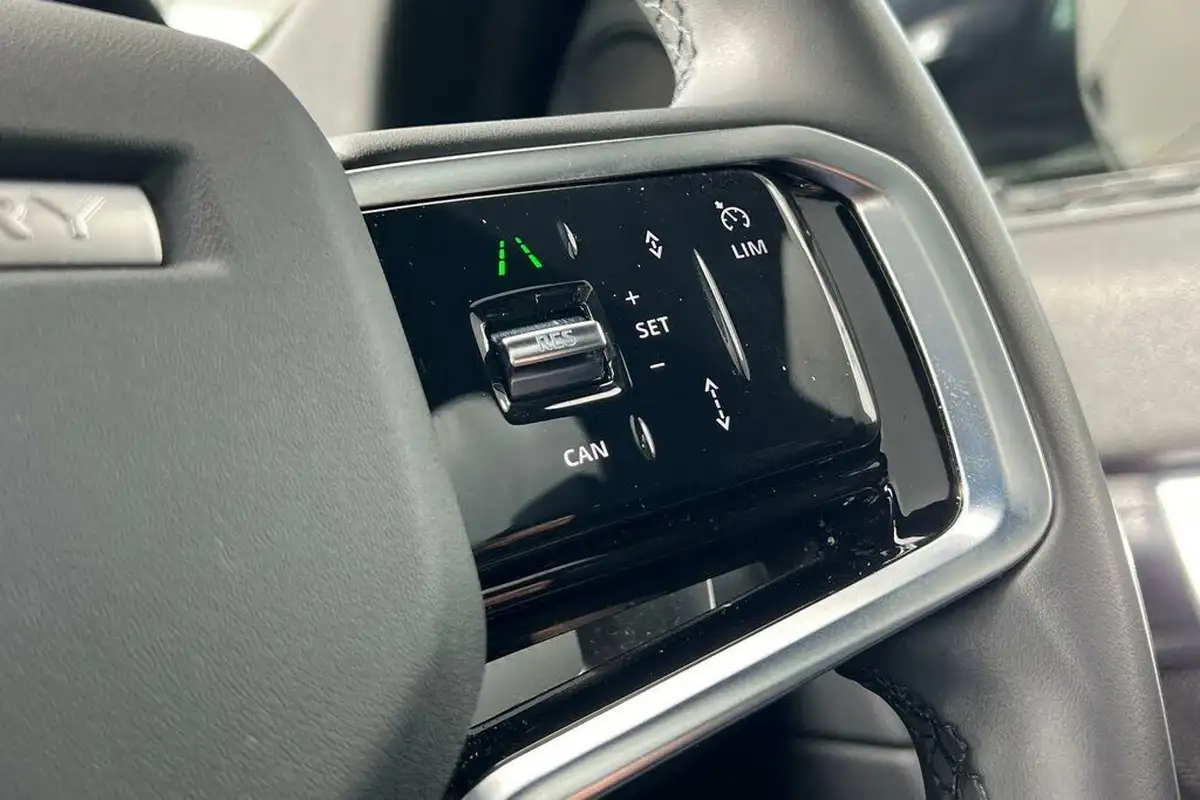 2024-land-rover-discovery-sport-15-p300e-dynamic-se-big-42