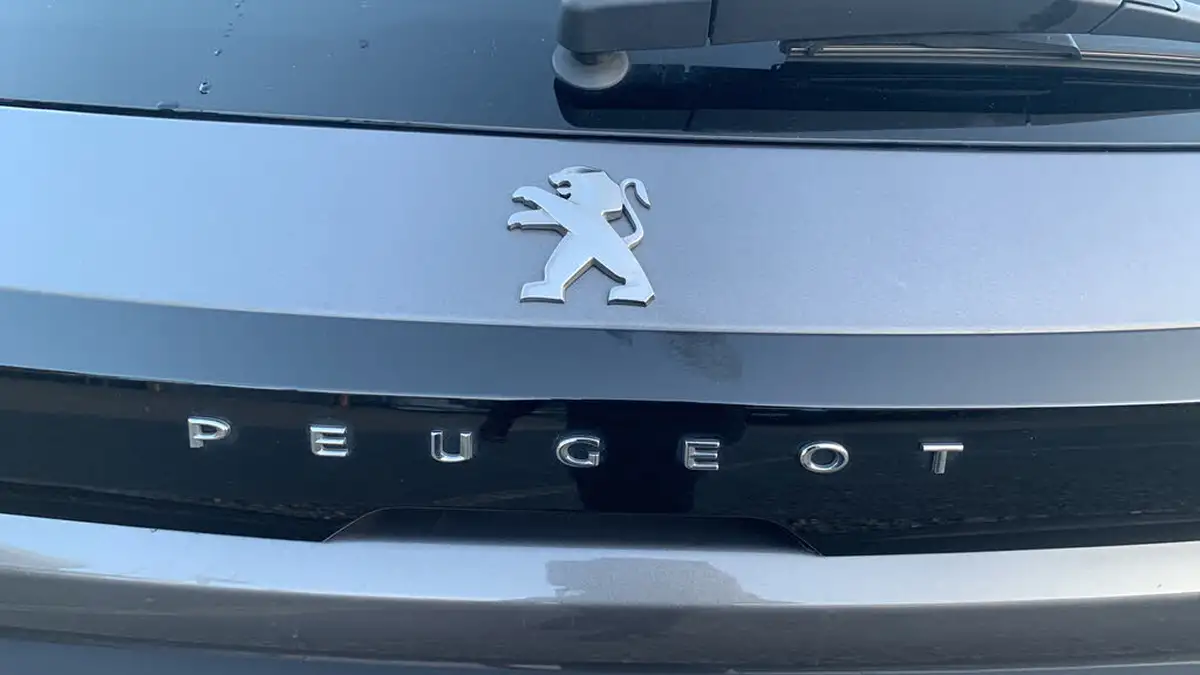 2022-peugeot-208-12-puretech-allure-premium-100bhp-big-25