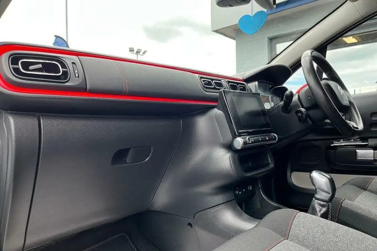 2017-citroen-c3-12-puretech-flair-82ps-big-17