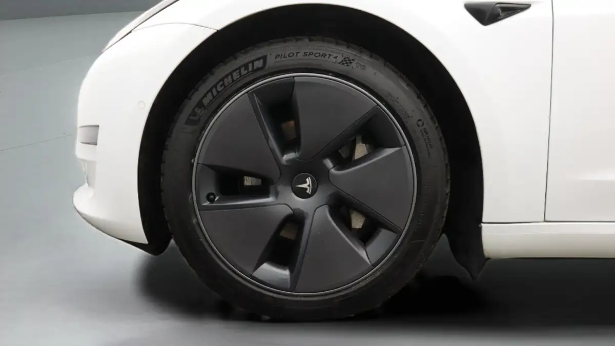 2021-tesla-model-3-e-long-range-4x4-big-18