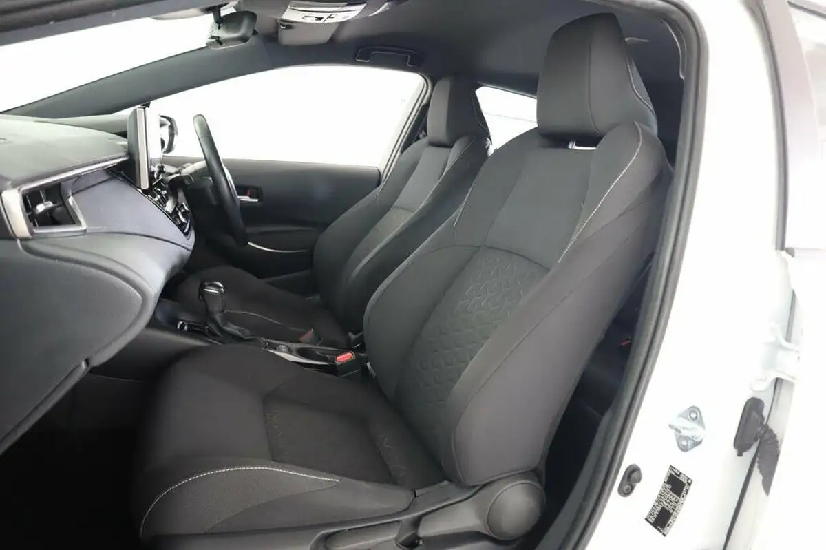 2022-toyota-corolla-18-vvt-i-icon-120bhp-trk-hatchback-5d-big-45