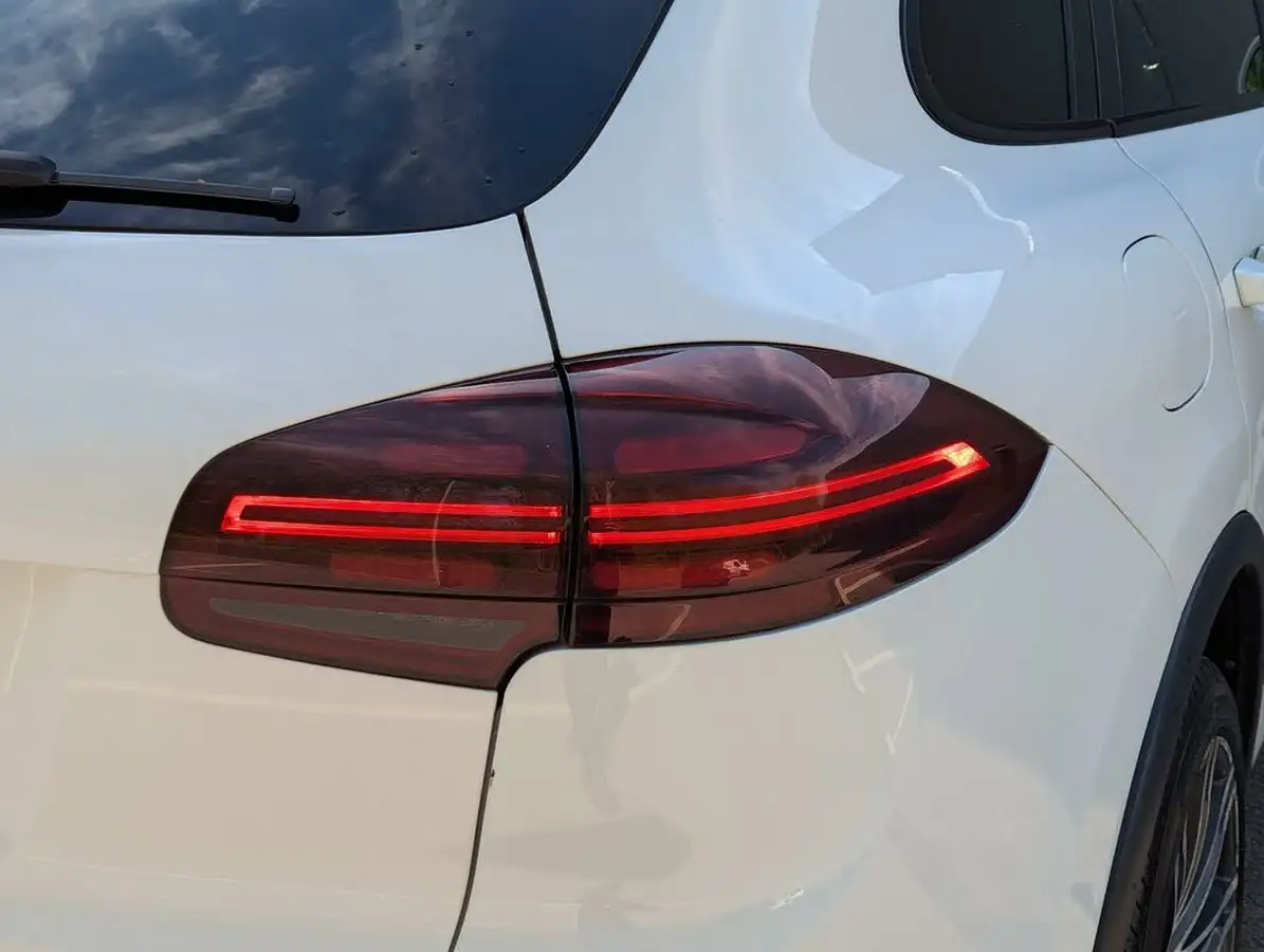 2016-porsche-cayenne-30-s-e-hybrid-big-30