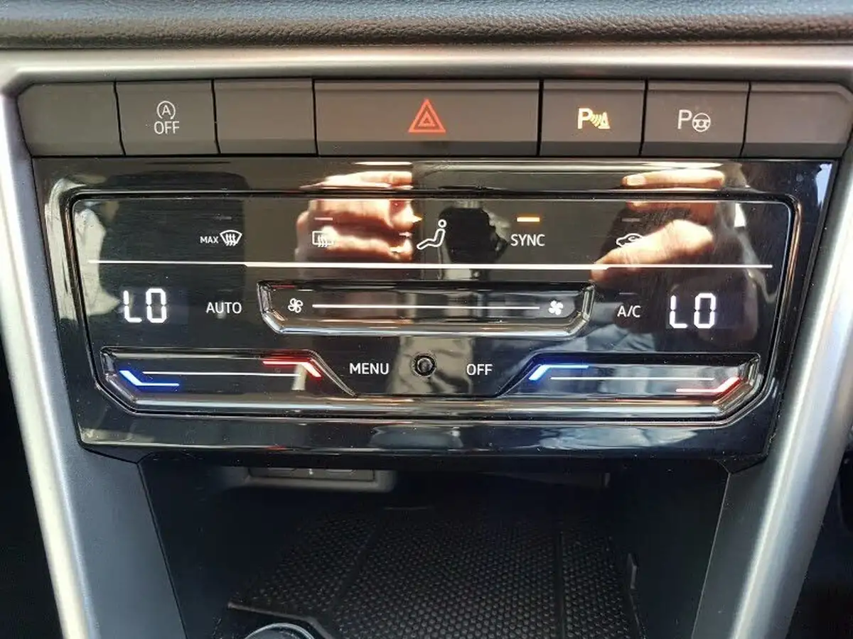 2022-volkswagen-t-roc-10-tsi-life-big-18