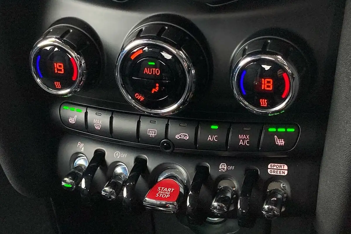 2018-mini-cooper-20-cooper-s-exclusive-ss-hatchback-3d-big-17