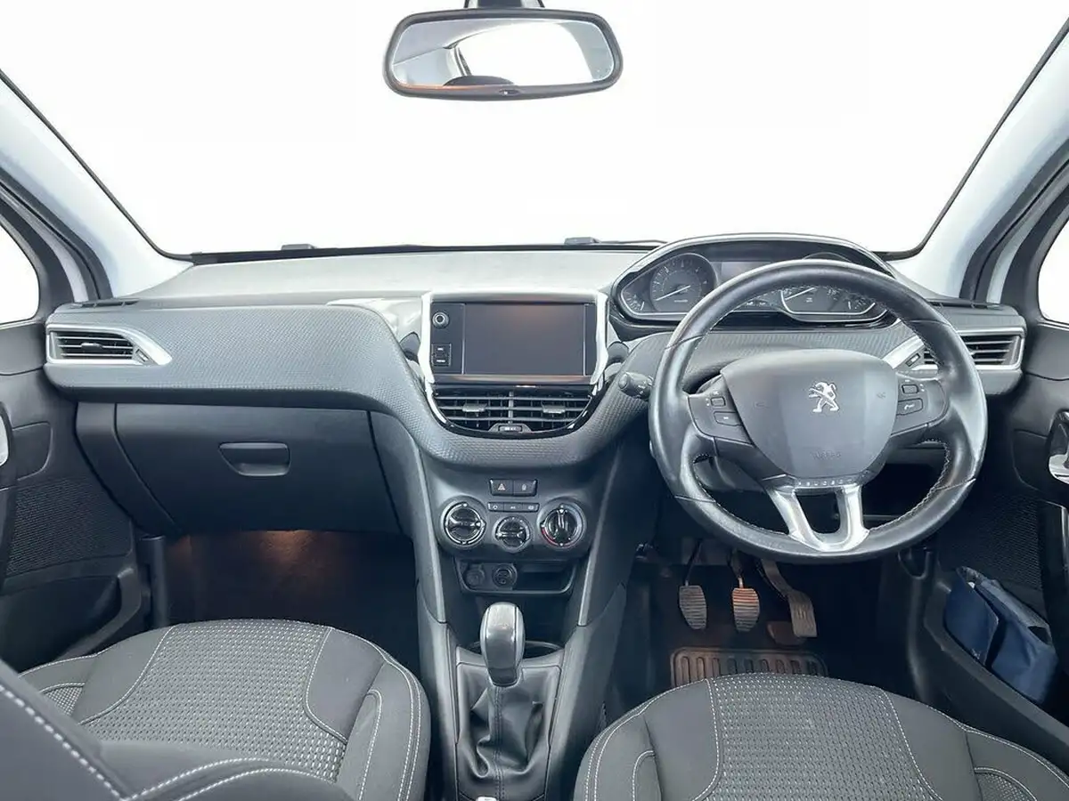 2017-peugeot-208-16bluehdi-allure-100bhp-5d-big-7