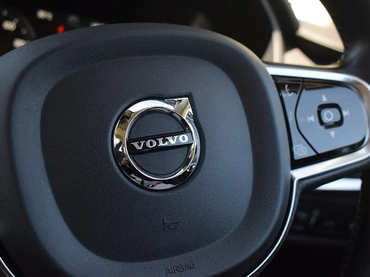 2021-volvo-s90-20-t8-inscription-390bhp-big-20