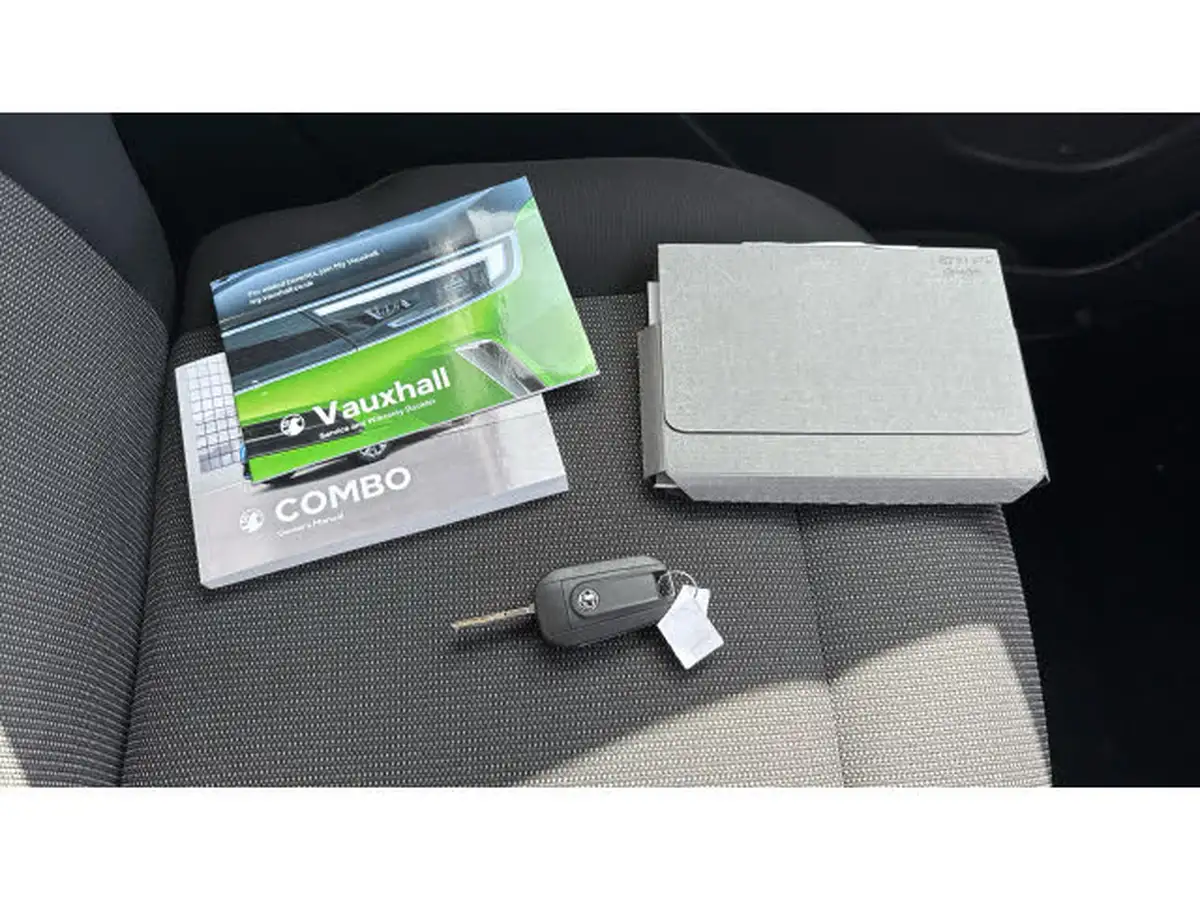 2021-vauxhall-combo-15cdti-dynamic-2300-100pseu6dt-l1h1-panel-big-18