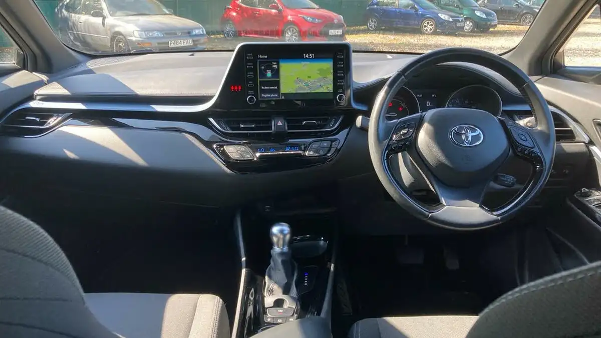 2022-toyota-c-hr-18-vvt-i-design-big-4