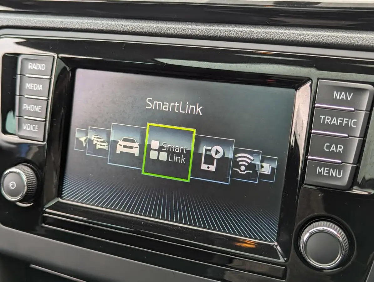 2017-skoda-rapid-spaceback-10-tsi-se-sport-109ps-big-25