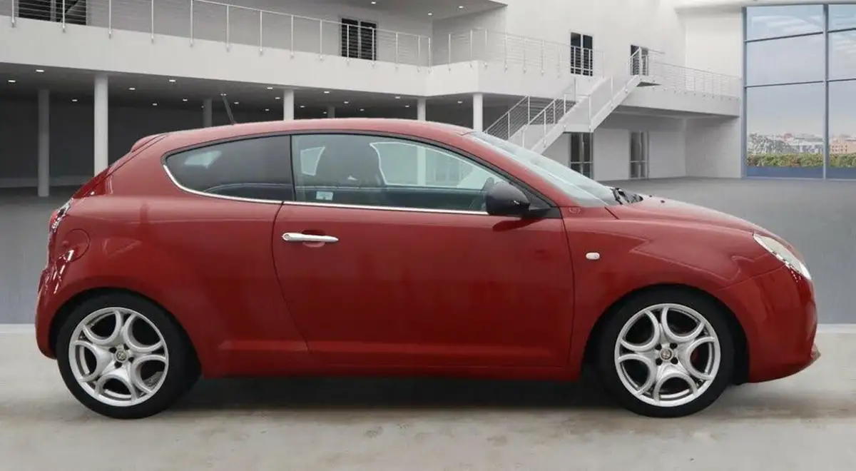 2013-alfa-romeo-mito-09-distinctive-105bhp-big-5