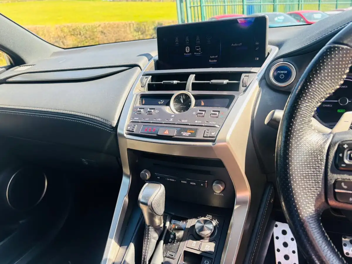 2018-lexus-nx-300h-25-f-sport-big-24