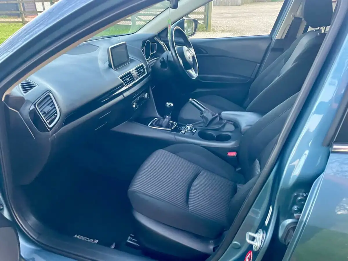 2014-mazda-mazda3-20-se-l-nav-hatchback-5d-big-46