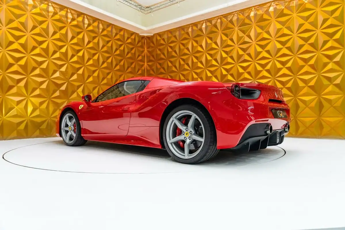 2017-ferrari-488-39-488-spider-big-24