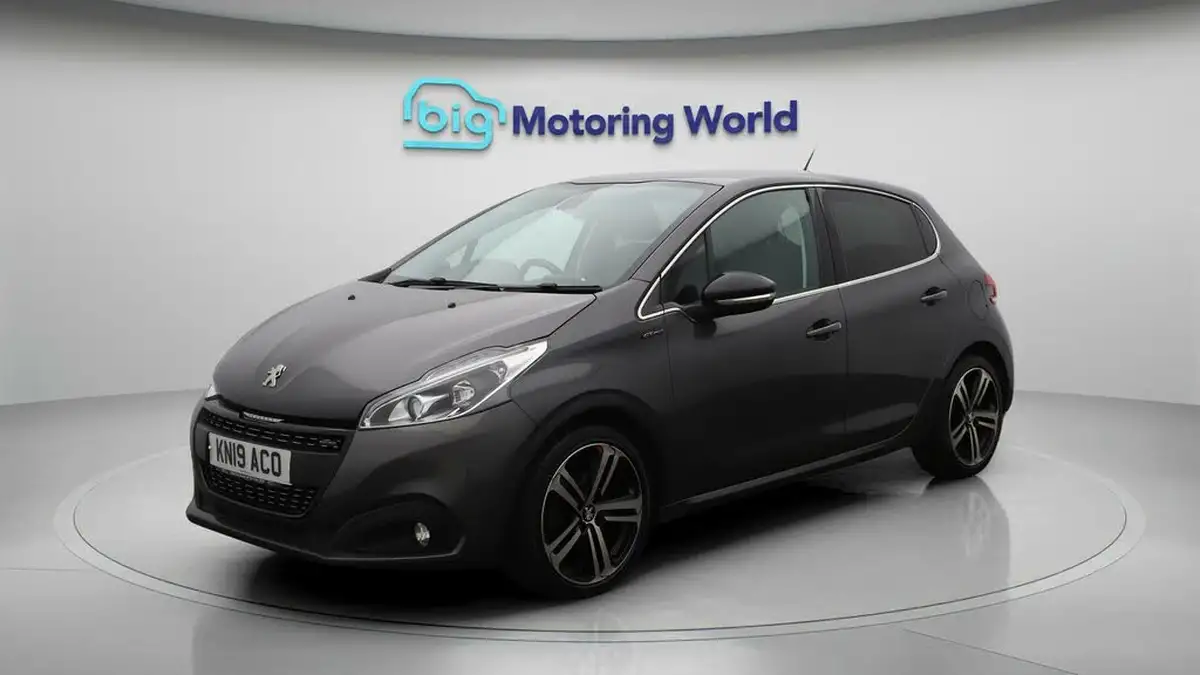2019-peugeot-208-12-puretech-gt-line-110bhp-big-3