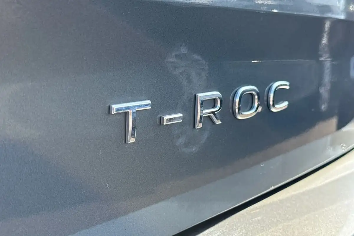 2022-volkswagen-t-roc-10-tsi-life-big-25