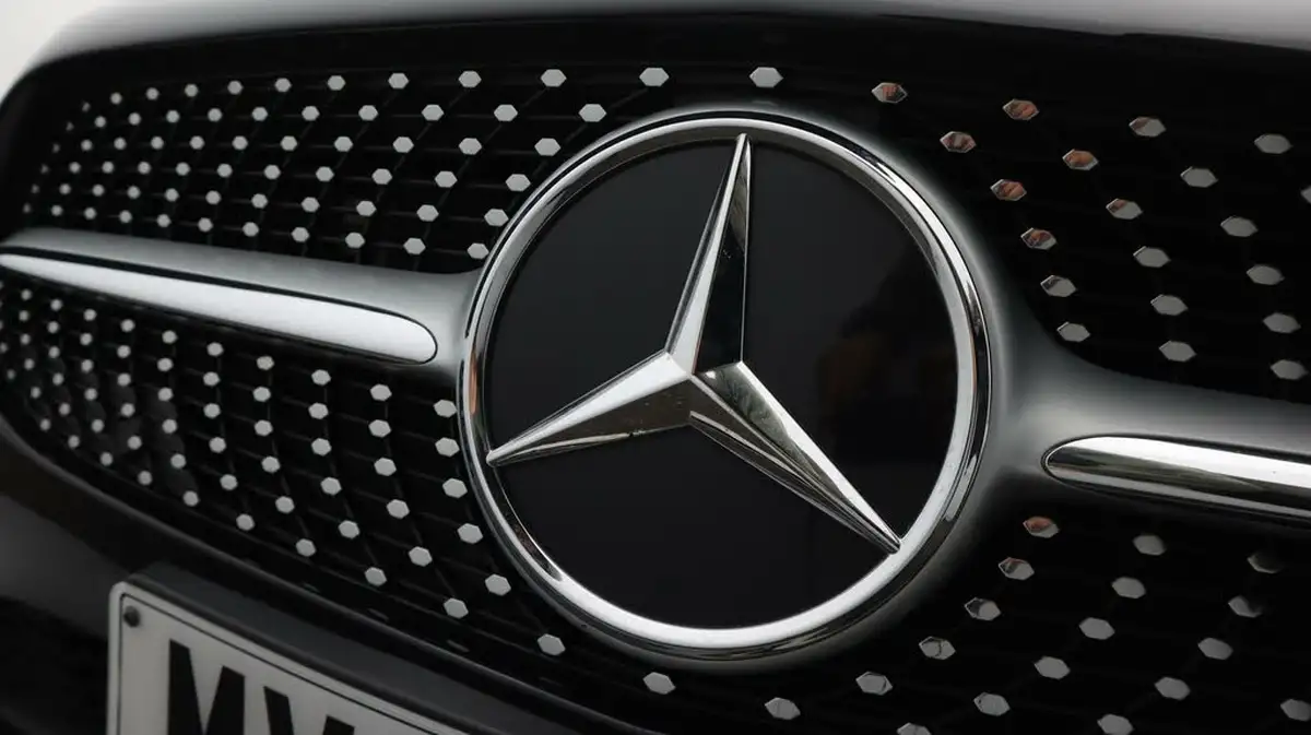 2020-mercedes-benz-a-class-15d-a180d-amg-line-saloon-4d-7g-dct-big-21