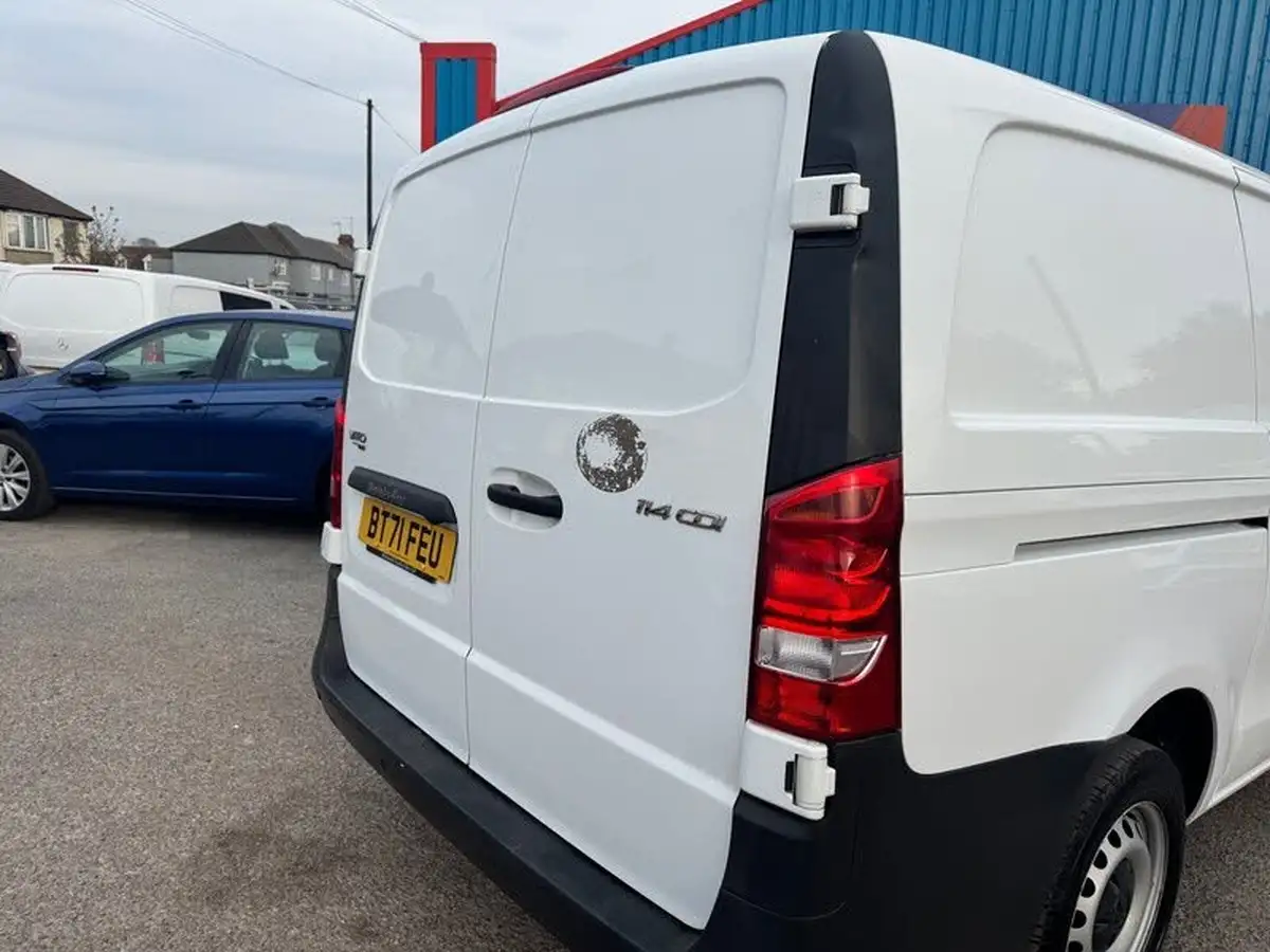 2021-mercedes-benz-vito-20cdi-114-progressive-l2-134bhpeu6dt-panel-1749cc-9g-tronic-big-25