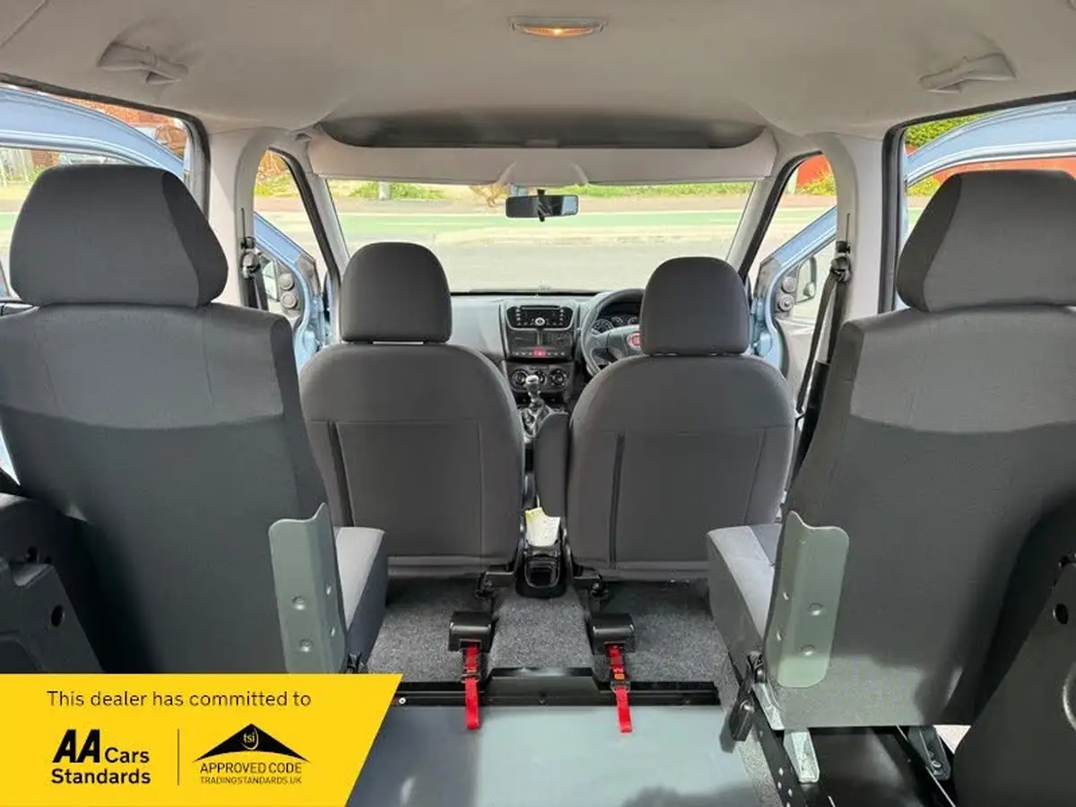 2012-fiat-doblo-14-mylife-16v-7seat-big-10