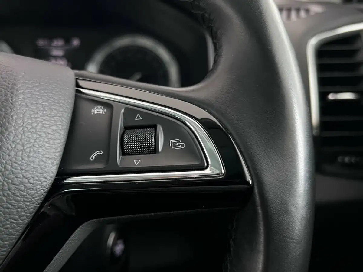 2018-skoda-karoq-15-tsi-se-l-ss-big-19