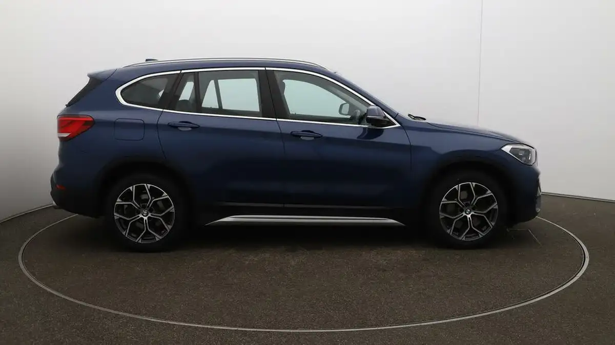 2022-bmw-x1-20-sdrive20i-xline-big-41