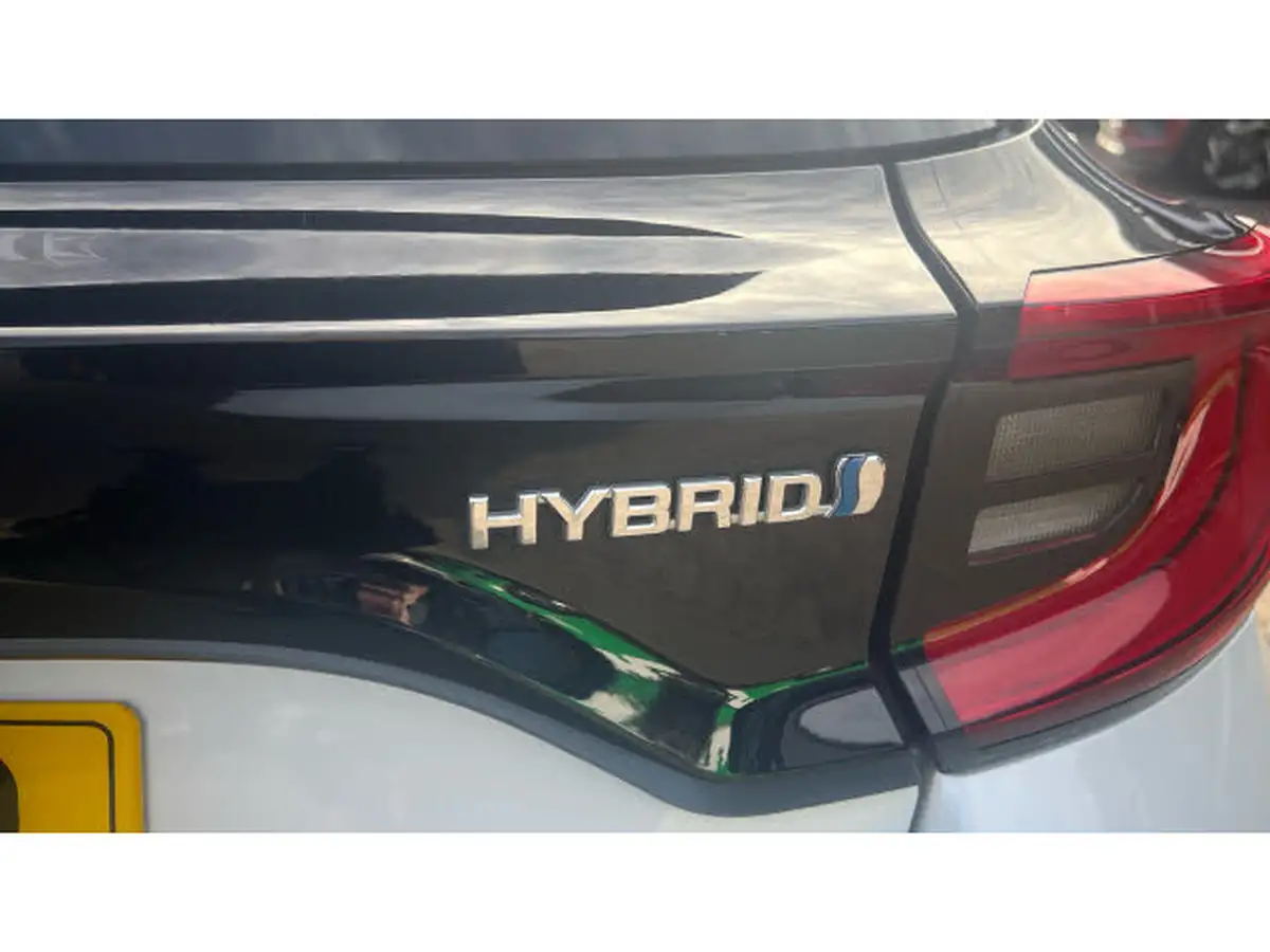 2022-toyota-yaris-15-vvt-i-dynamic-big-40