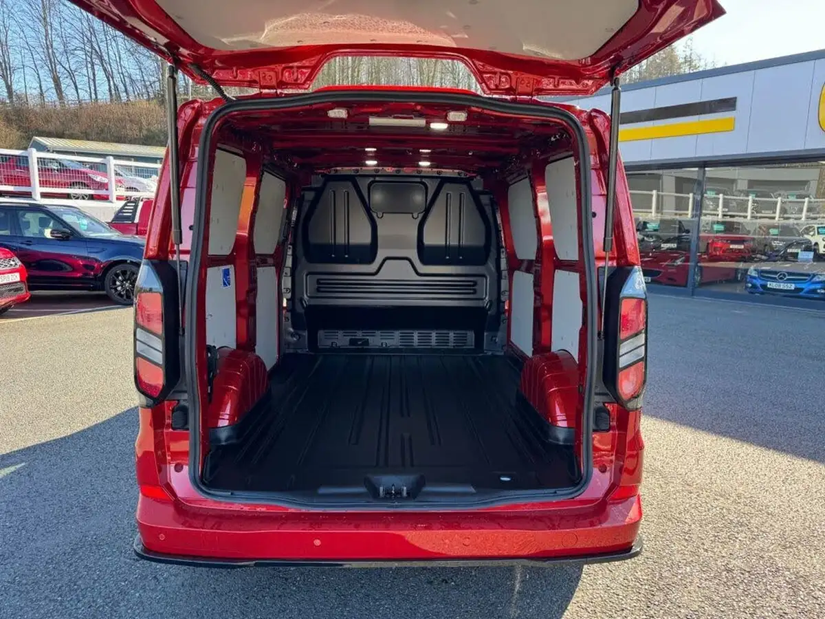 2025-ford-transit-custom-big-12