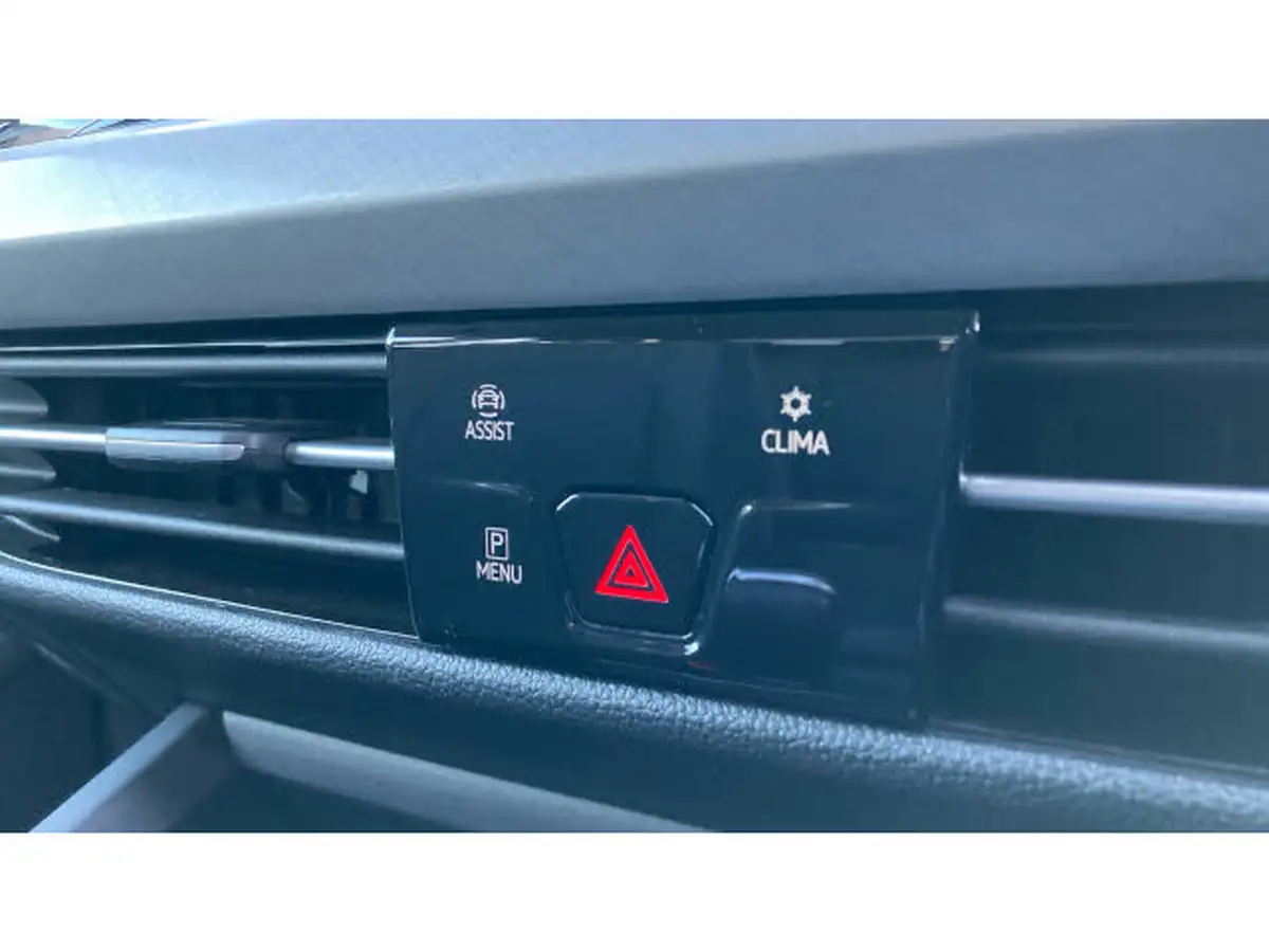 2023-volkswagen-golf-15-tsi-life-130ps-hatchback-big-12