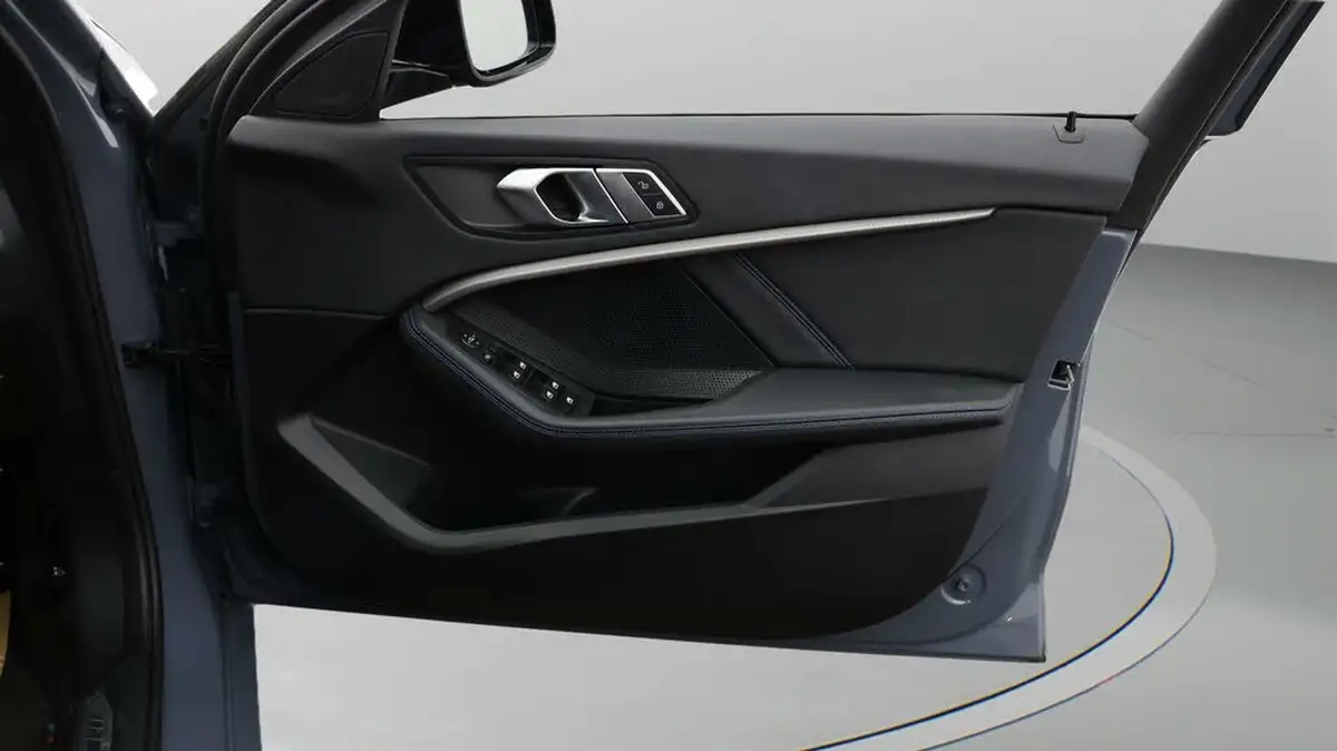 2022-bmw-1-series-20-m135i-xdrive-big-14