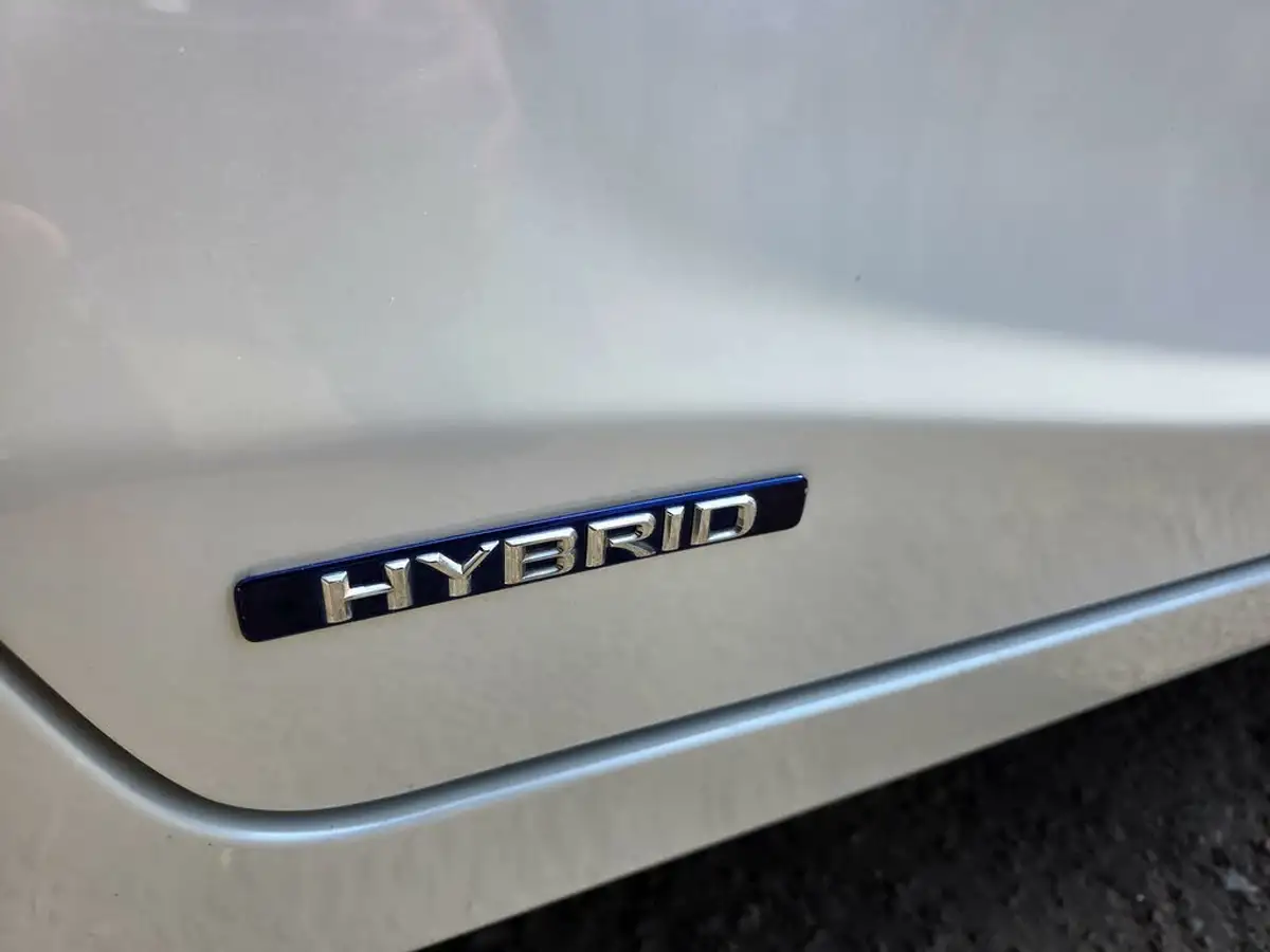 2015-lexus-ct-200h-18-advance-cvt-big-72