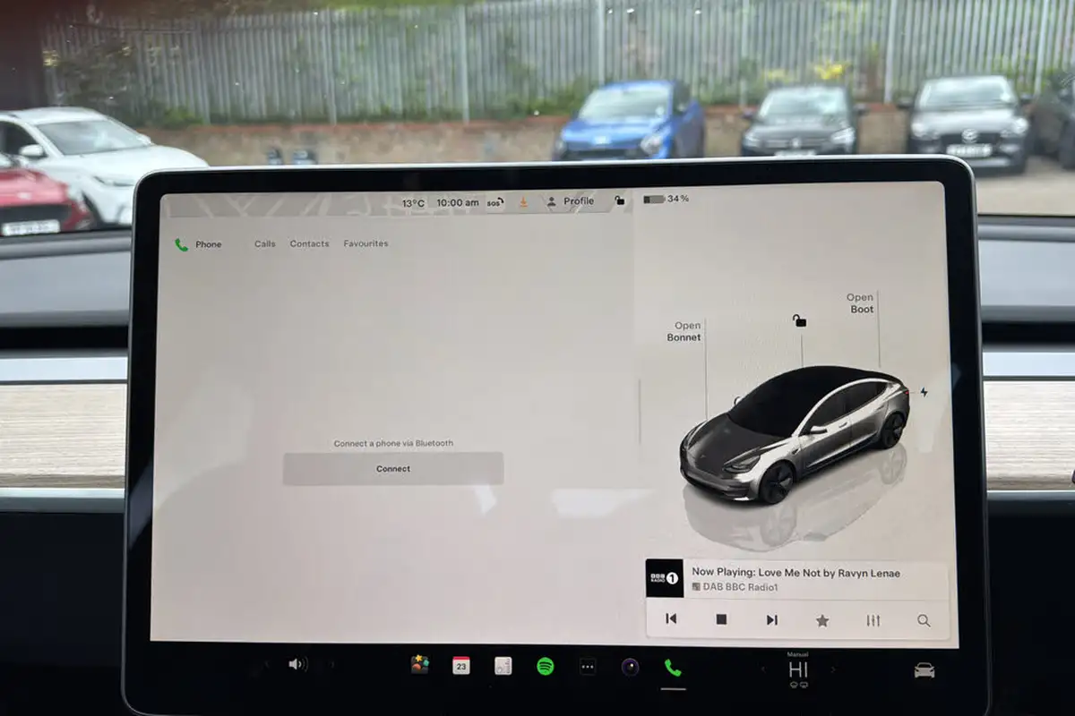 2022-tesla-model-3-e-long-range-big-18