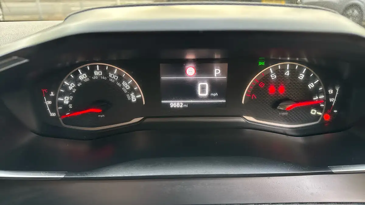 2023-peugeot-208-12-puretech-active-premium-100ps-eat8-big-12