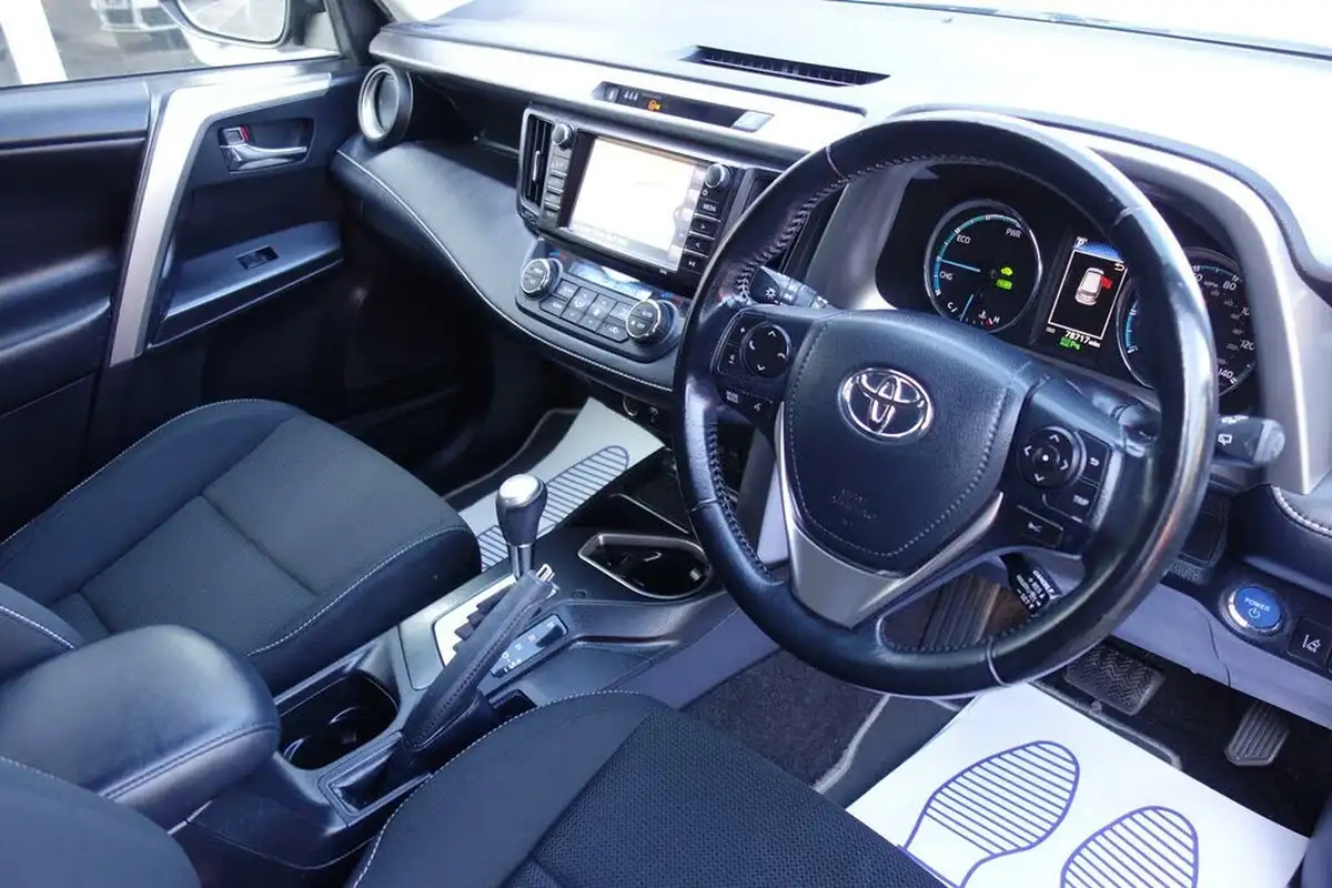 2017-toyota-rav4-25-vvt-i-business-edition-plus-big-9