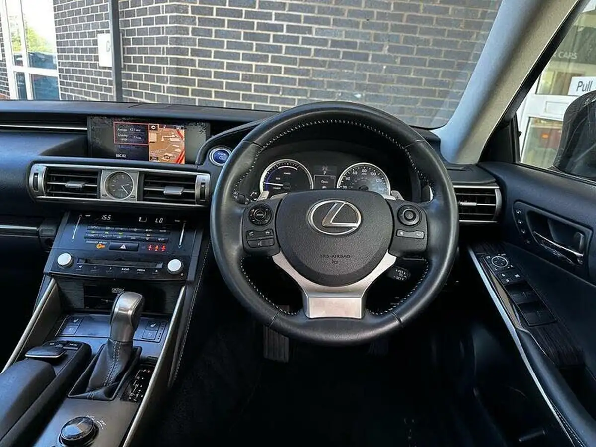 2014-lexus-is-300h-25-premier-big-28