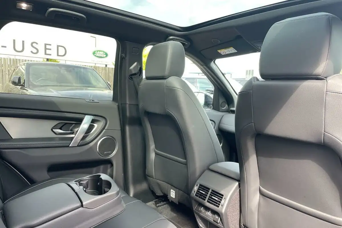 2024-land-rover-discovery-sport-15-p300e-dynamic-se-big-27