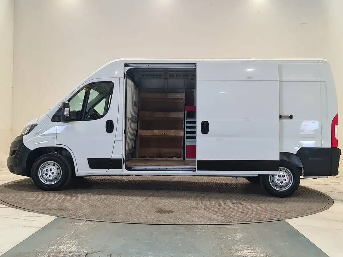 2022-peugeot-boxer-22-bluehdi-professional-335-l3-h2-panel-big-4