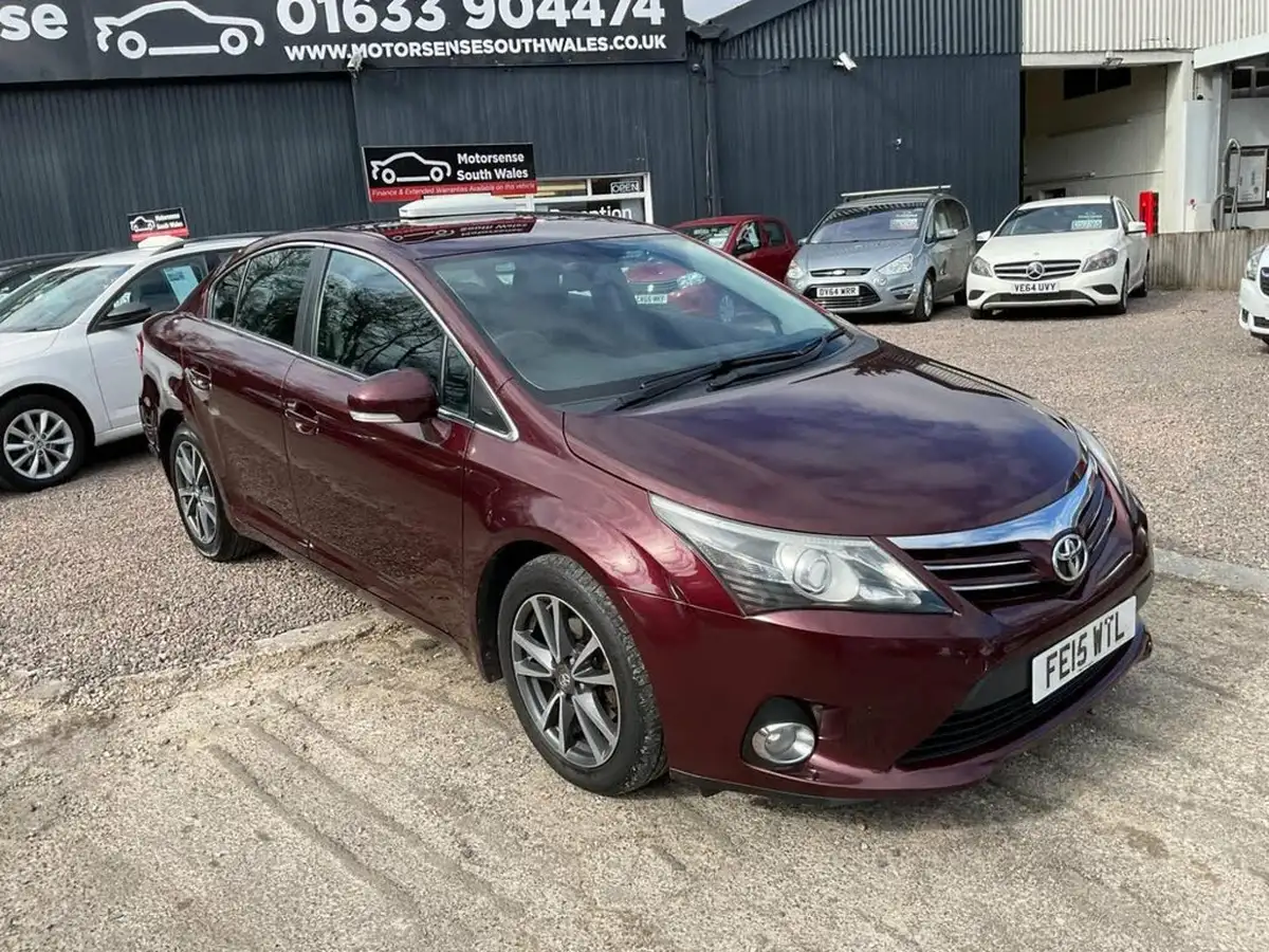 2015-toyota-avensis-20td-icon-business-edition-saloon-4d-big-46