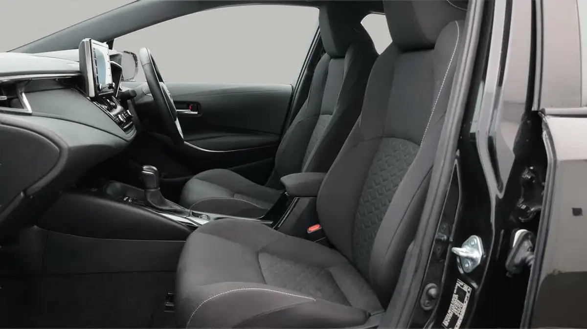 2022-toyota-corolla-18-vvt-i-icon-120bhp-trk-hatchback-5d-big-14