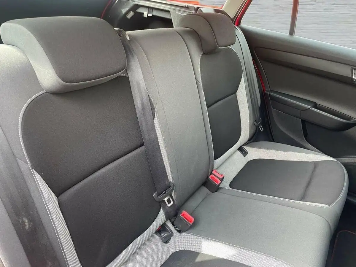 2015-skoda-fabia-12-se-111ps-ss-estate-1197cc-big-19