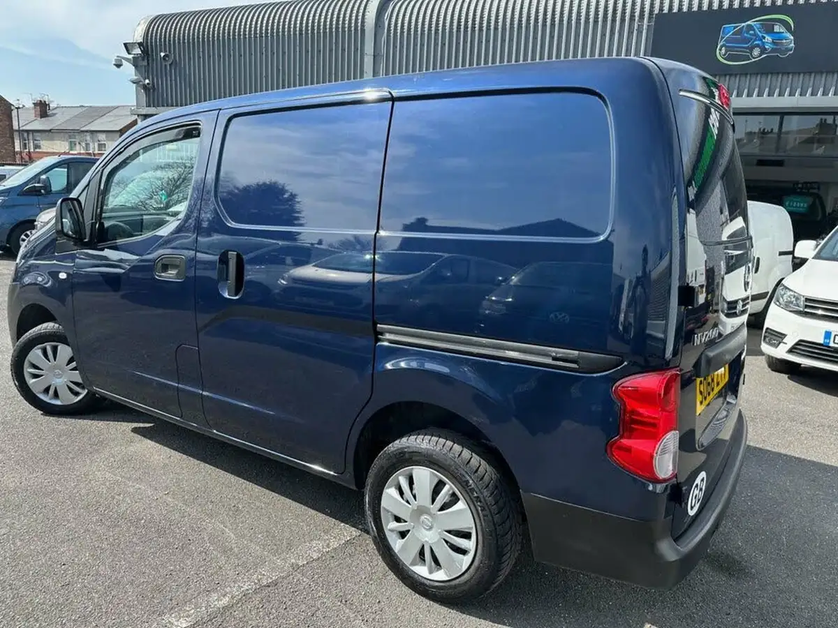 2019-nissan-nv200-15td-acenta-89bhp-crewcab-van-big-36