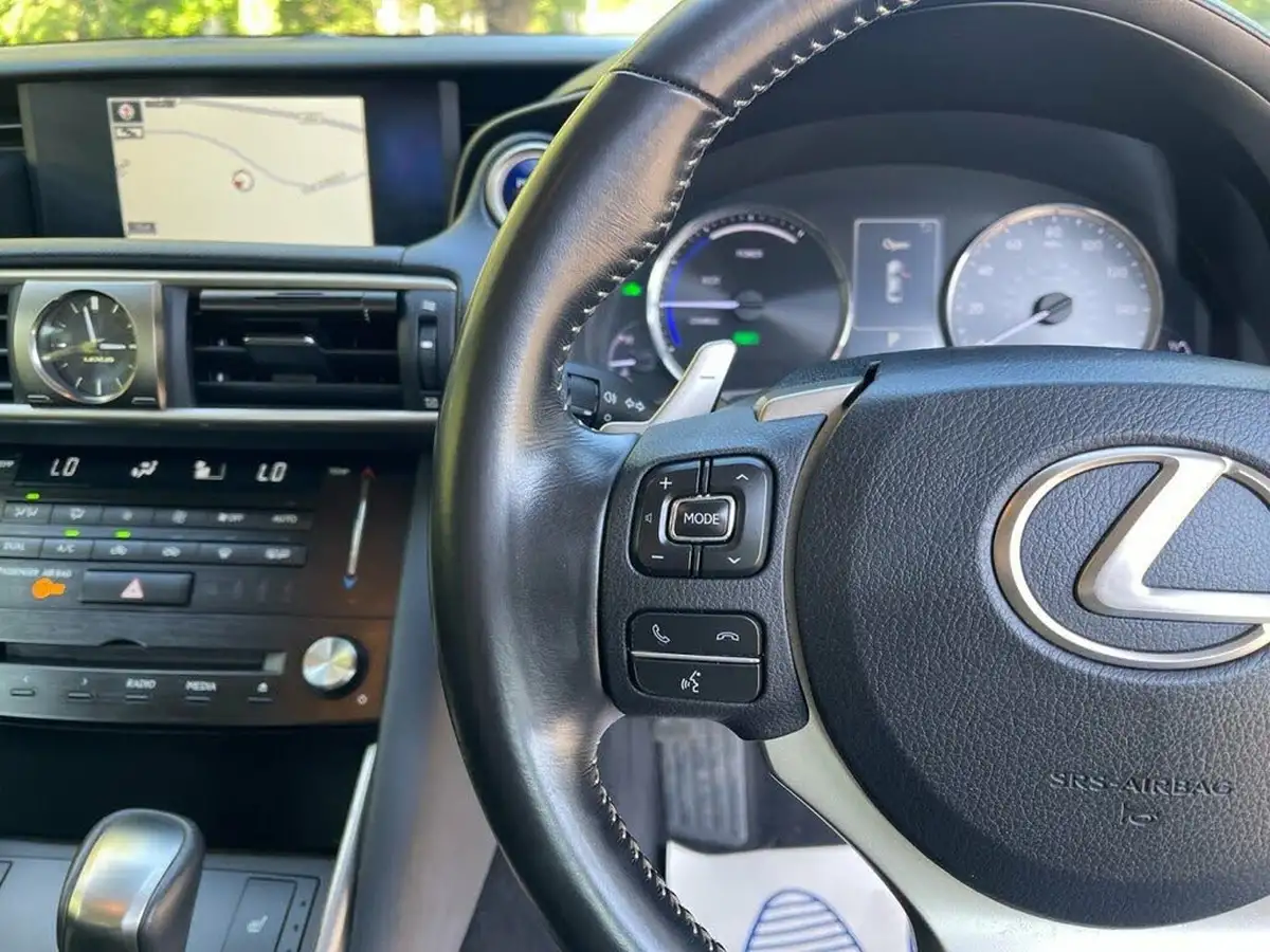 2017-lexus-is-300h-25-executive-edition-big-23