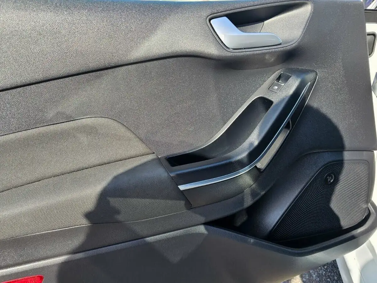 2018-ford-fiesta-10t-st-line-100ps-5d-big-28