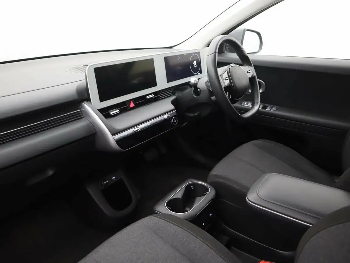 2022-hyundai-ioniq-5-e-se-connect-big-8